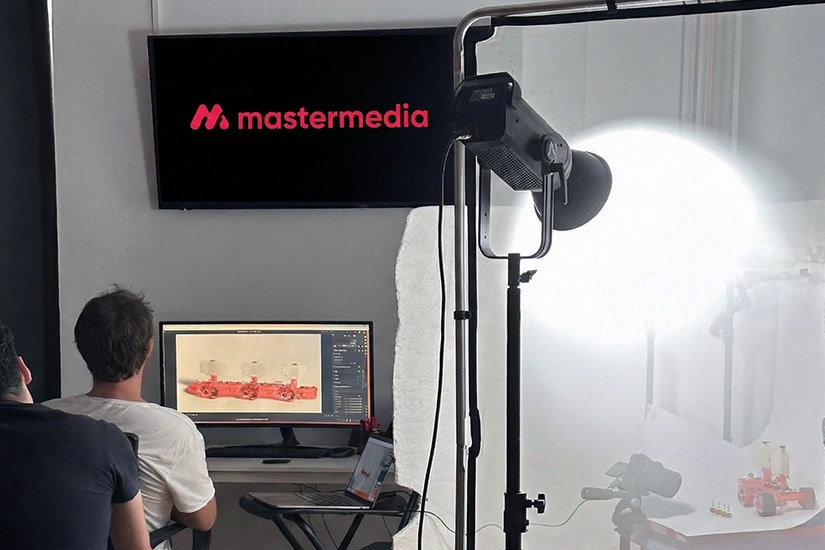 Clase práctica de fotografía de producto en Escuela Mastermedia, C/ Padre Tomás Montañana 28, Valencia.